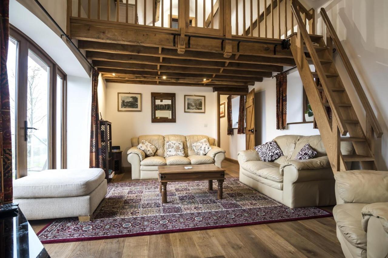 Orchard Cottage - Luxurious Barn Conversion - Beavers Hill Manorbier Bagian luar foto